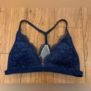 VICTORIA'S SECRET Small Women's Navy Blue Lace Bralette T Back Front Close